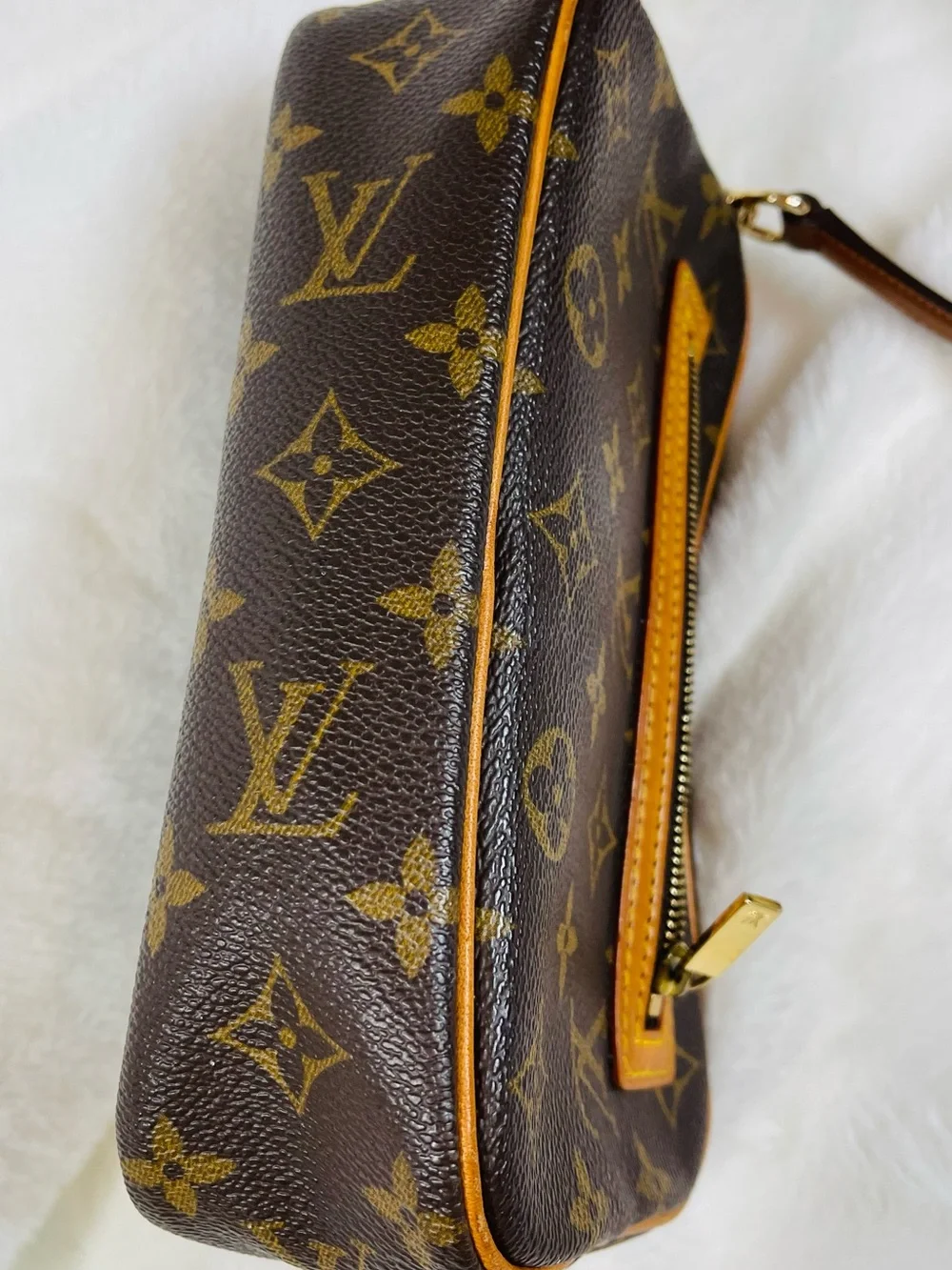 Louis Vuitton Authentic pochette citè Vintage Brown Monogram Crossbody Bag